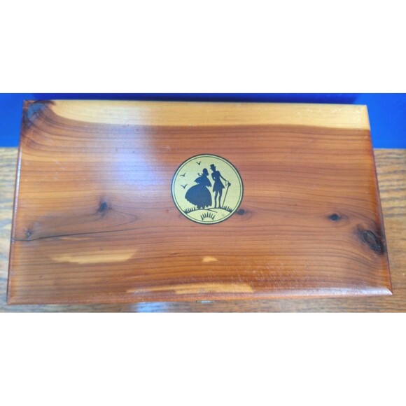 VTG Mid Century Peterson Bros Silhouette Cedar Jewelry Trinket Box Brass Clasp - Picture 2 of 8